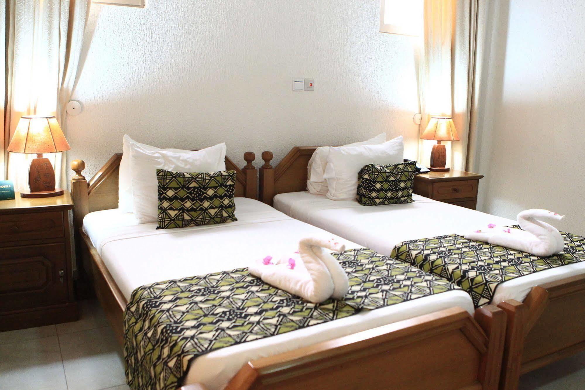 โคโคนัท โกรฟ บีช รีสอร์ต Hotel Elmina ภายนอก รูปภาพ